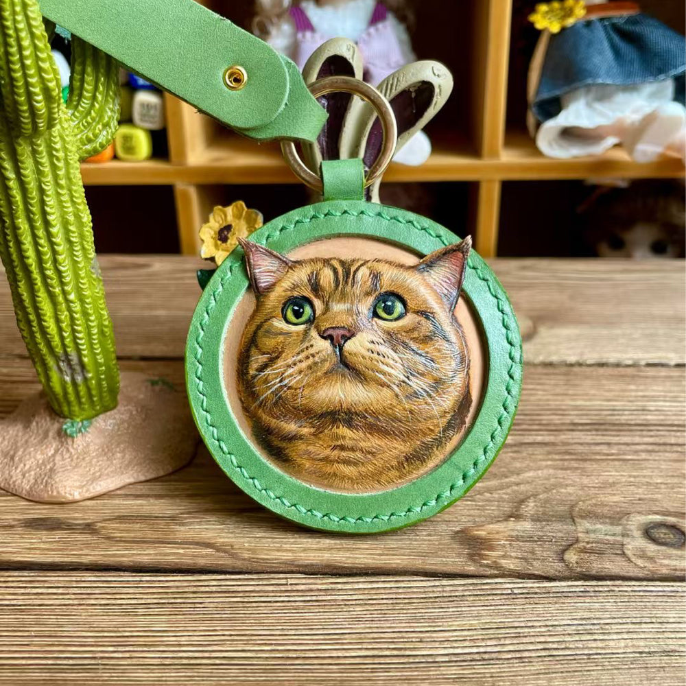 Handmade Leather Pet Portrait Keychain – Custom Dog or Cat Face Charm – A Meaningful Memorial Gift for Pet Lovers