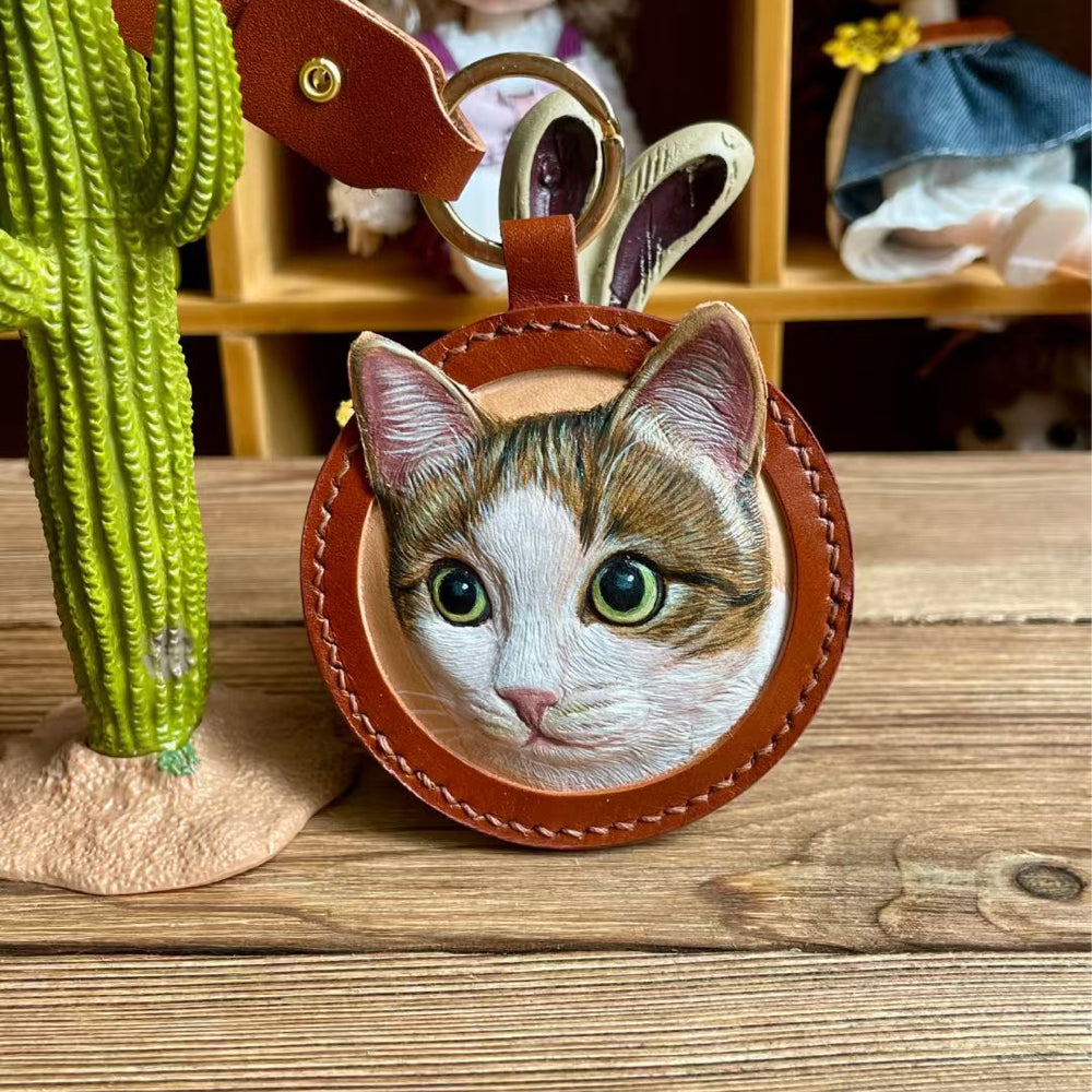 Handmade Leather Pet Portrait Keychain – Custom Dog or Cat Face Charm – A Meaningful Memorial Gift for Pet Lovers