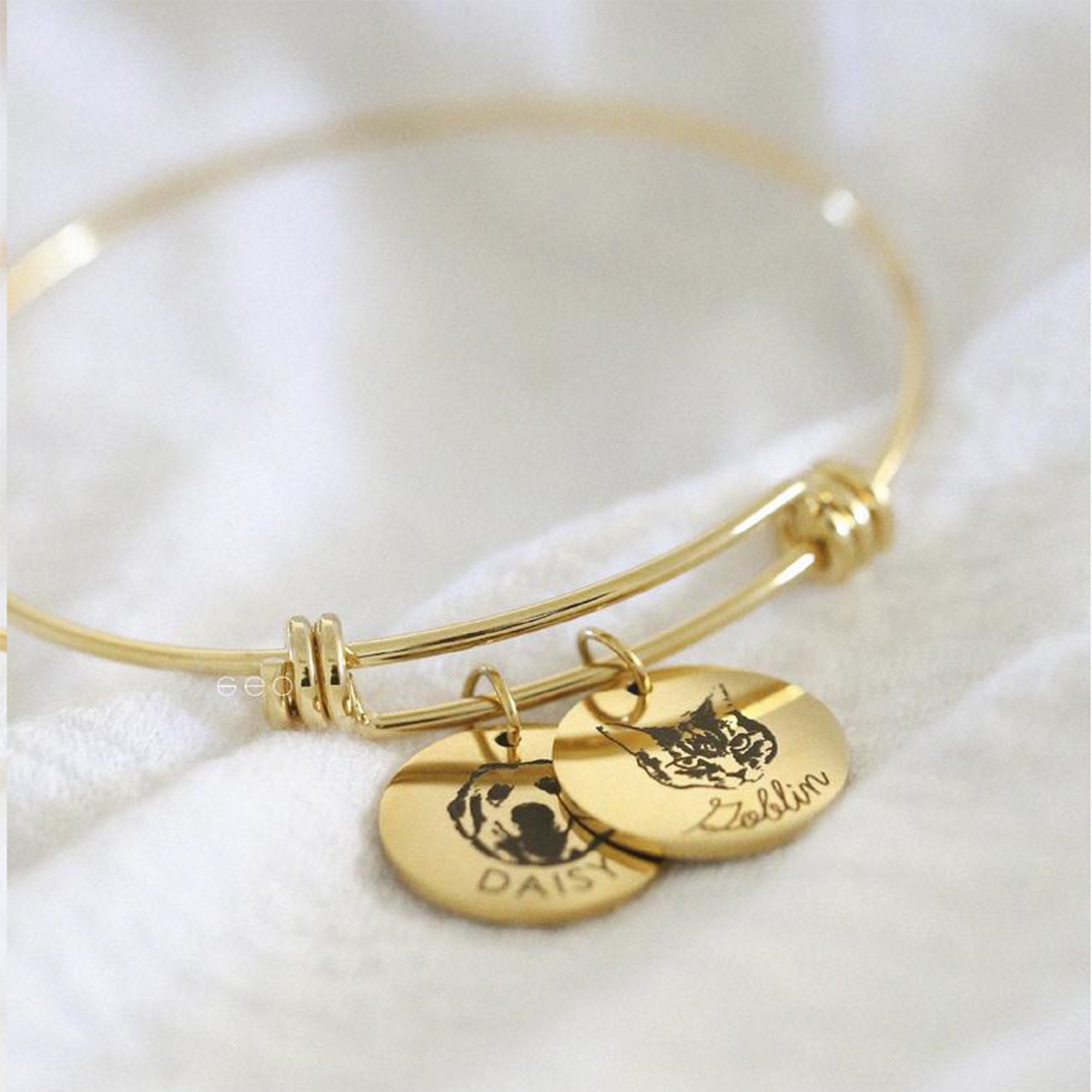 Personalized Pet Portrait Bangle(Deep Engraved)